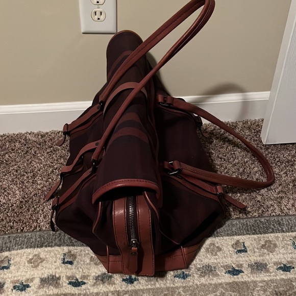 Burberry Weekender Bag - Picture 4 of 7